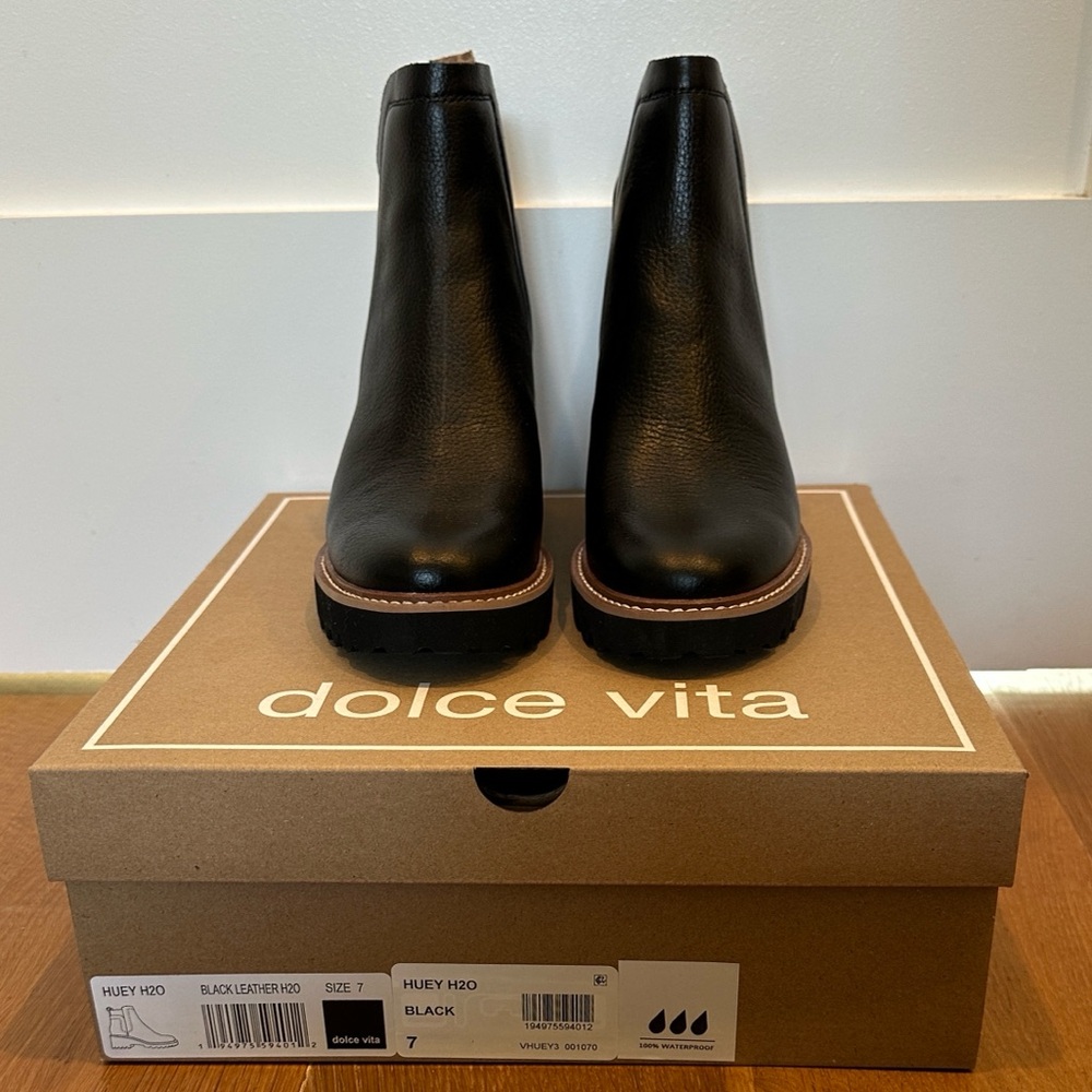 Dolce Vita Huey H2O Waterproof Black Ankle Booties Slip On EUC SIZE 7